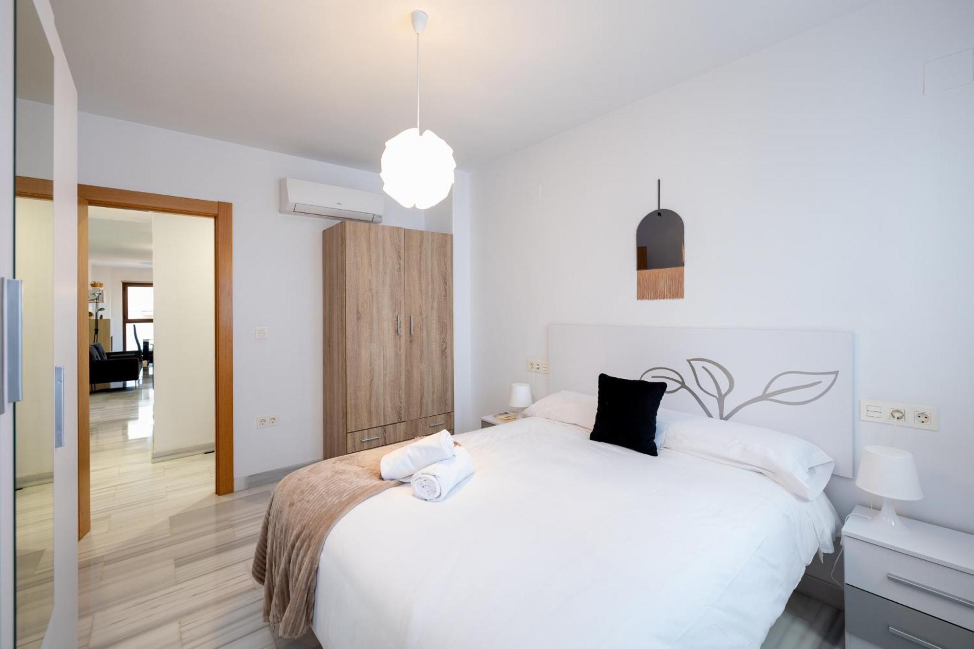 3 Bedroom Elegant & Cozy City Centre กรานาดา ภายนอก รูปภาพ